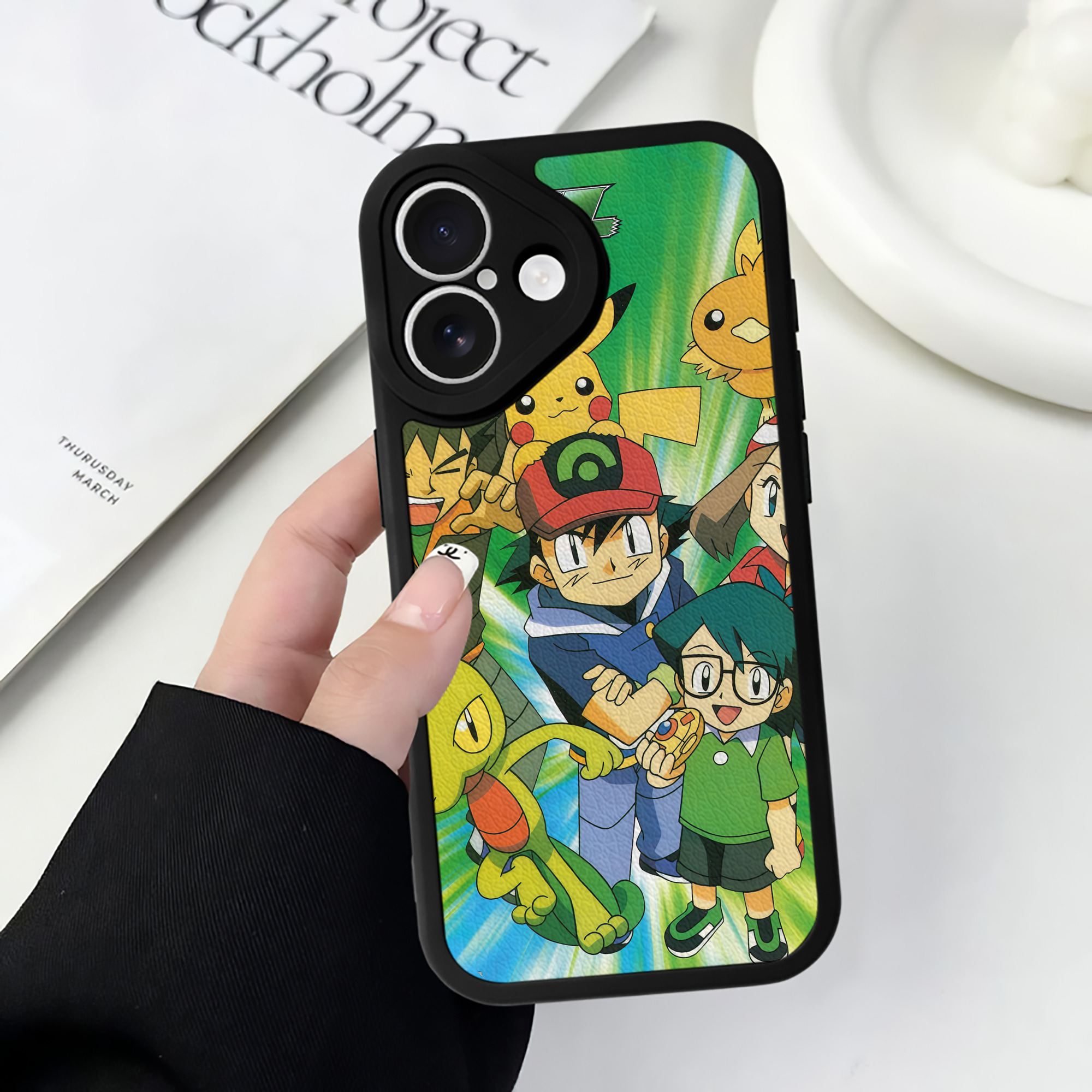 （画像用） ポケットモンスター Pokémon 【iPhone 16シリーズ対応】シリコンスマホケース（レザー調） 材質：シリコン
